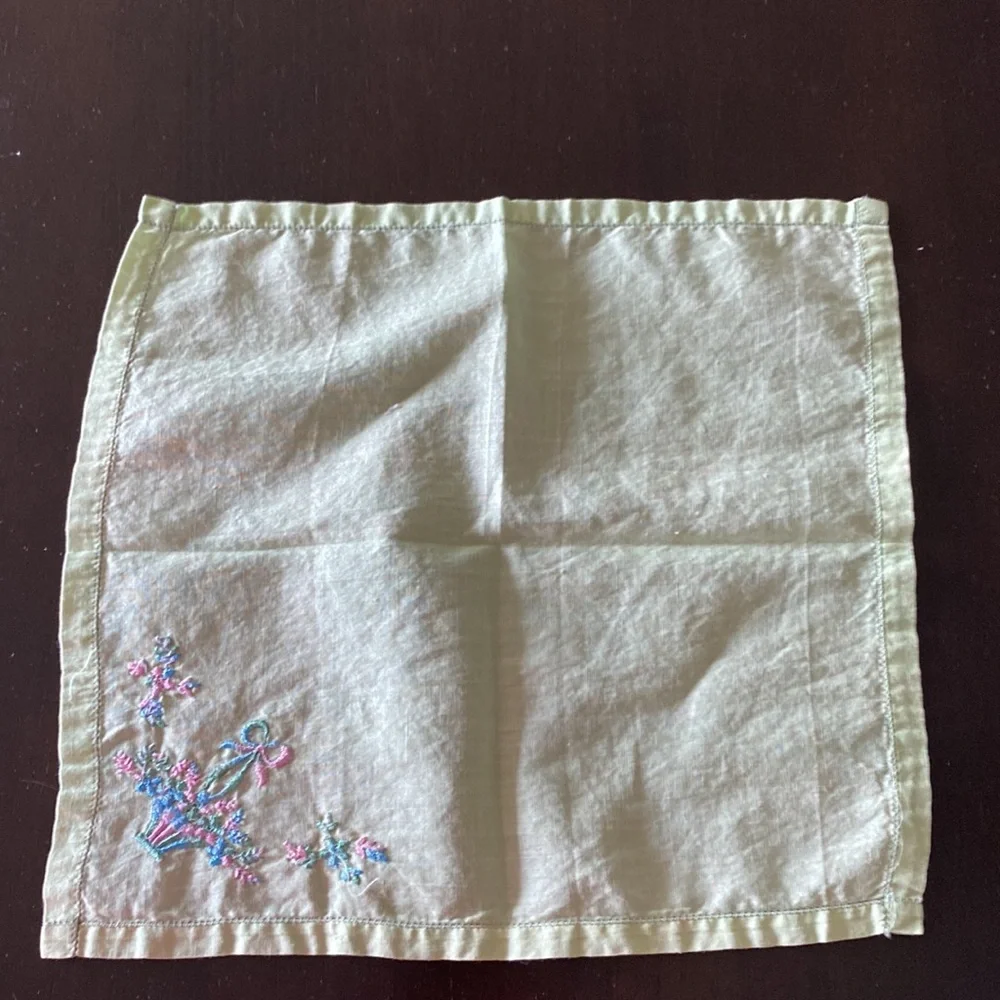 Vtg Embroidered Floral Linen Tea Napkin - Pastel Green!